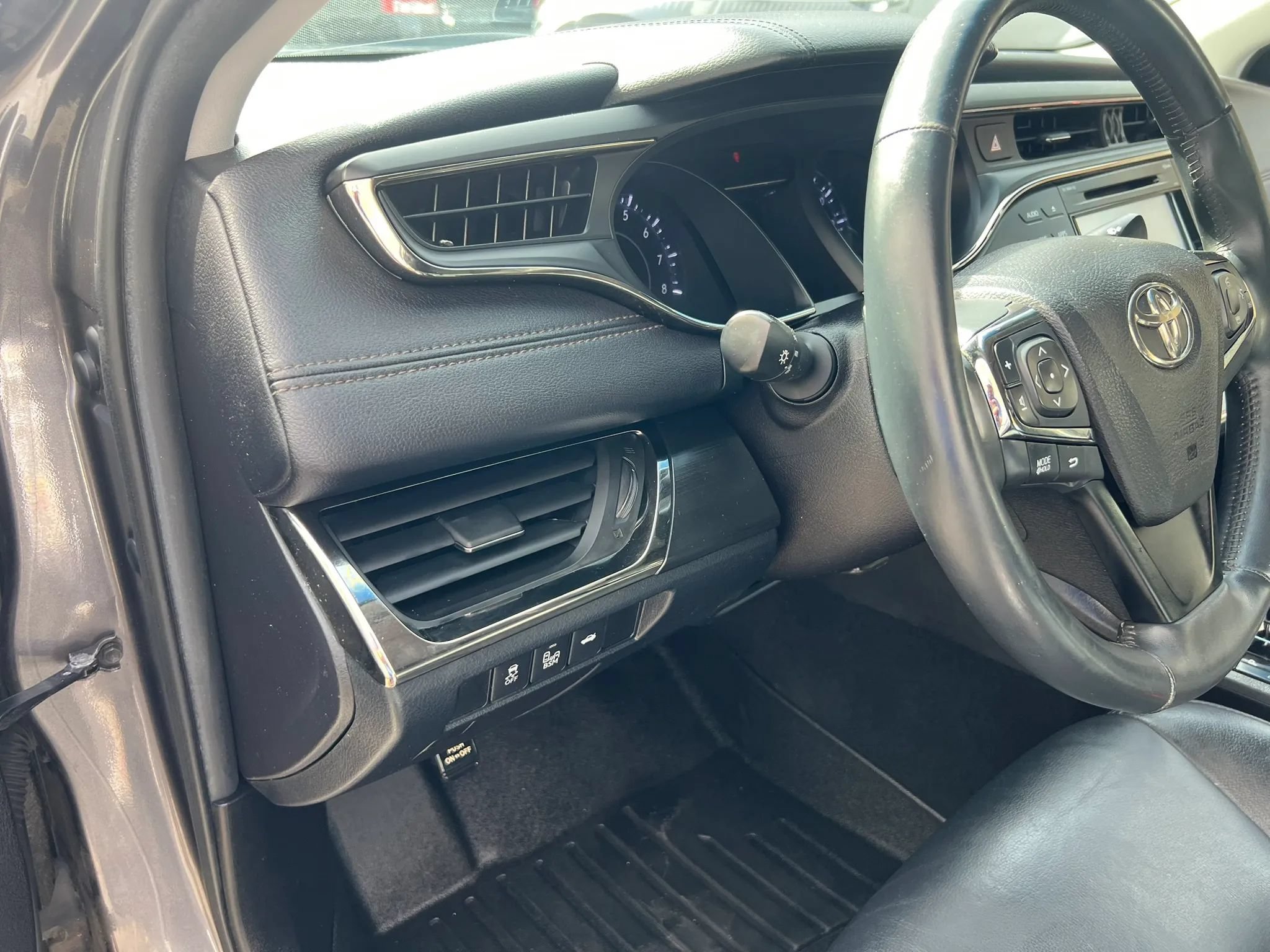 Used 2016 Toyota Avalon Touring w/ Protection Package FWD image 13