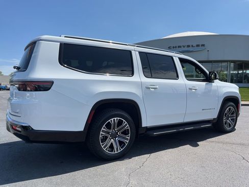 Used 2024 Jeep Wagoneer L Series II w/ Flexible Seating Group AWD/4WD image 44