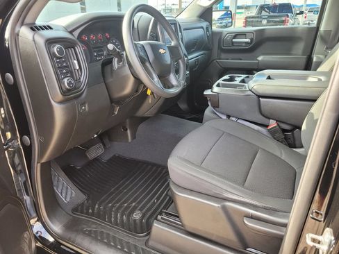 Used 2022 Chevrolet Silverado 1500 Custom AWD/4WD image 2