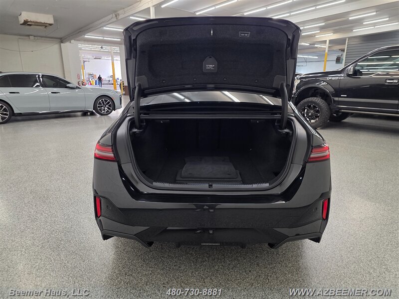 Used 2026 BMW i5 eDrive40 w/ M Sport Package RWD image 7