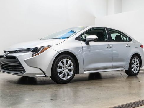Used 2024 Toyota Corolla LE FWD image 3