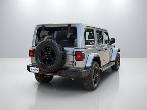 Used 2021 Jeep Wrangler Unlimited Sahara image 5