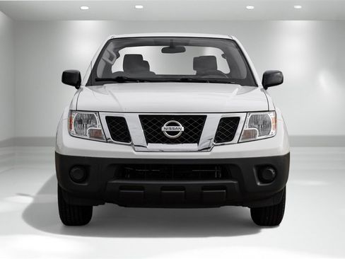 Used 2019 Nissan Frontier S image 4