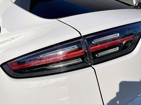 Used 2022 Porsche Cayenne Platinum Edition image 29