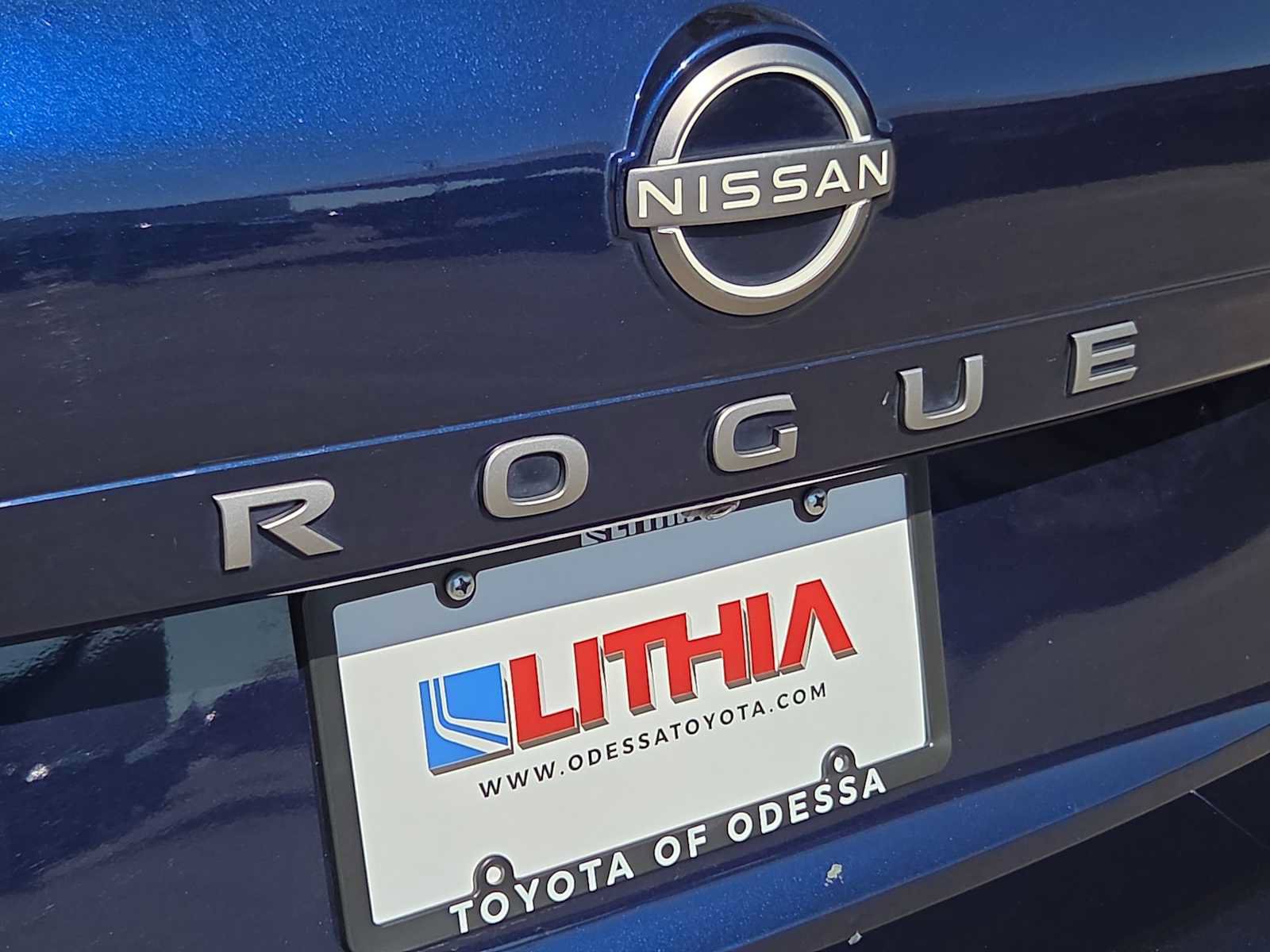 Used 2025 Nissan Rogue SV FWD image 10