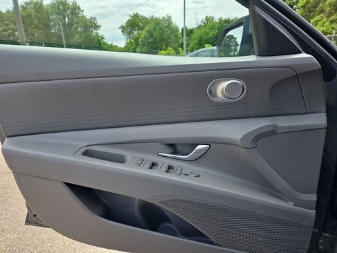 New 2026 Hyundai Elantra SE FWD image 25