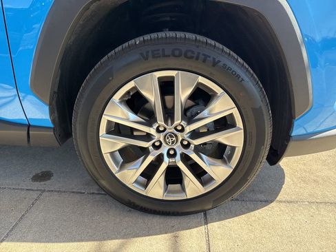 Used 2020 Toyota RAV4 XLE Premium image 32