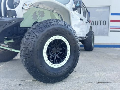 Used 2018 Jeep Wrangler Unlimited Rubicon AWD/4WD image 6