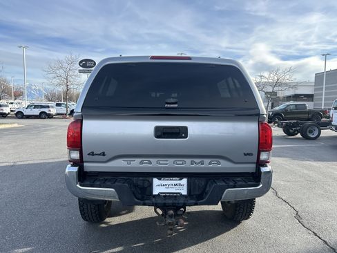 Used 2018 Toyota Tacoma TRD Off-Road image 4