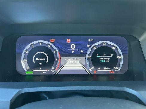 Certified 2025 Toyota 4Runner TRD Off-Road Premium image 24