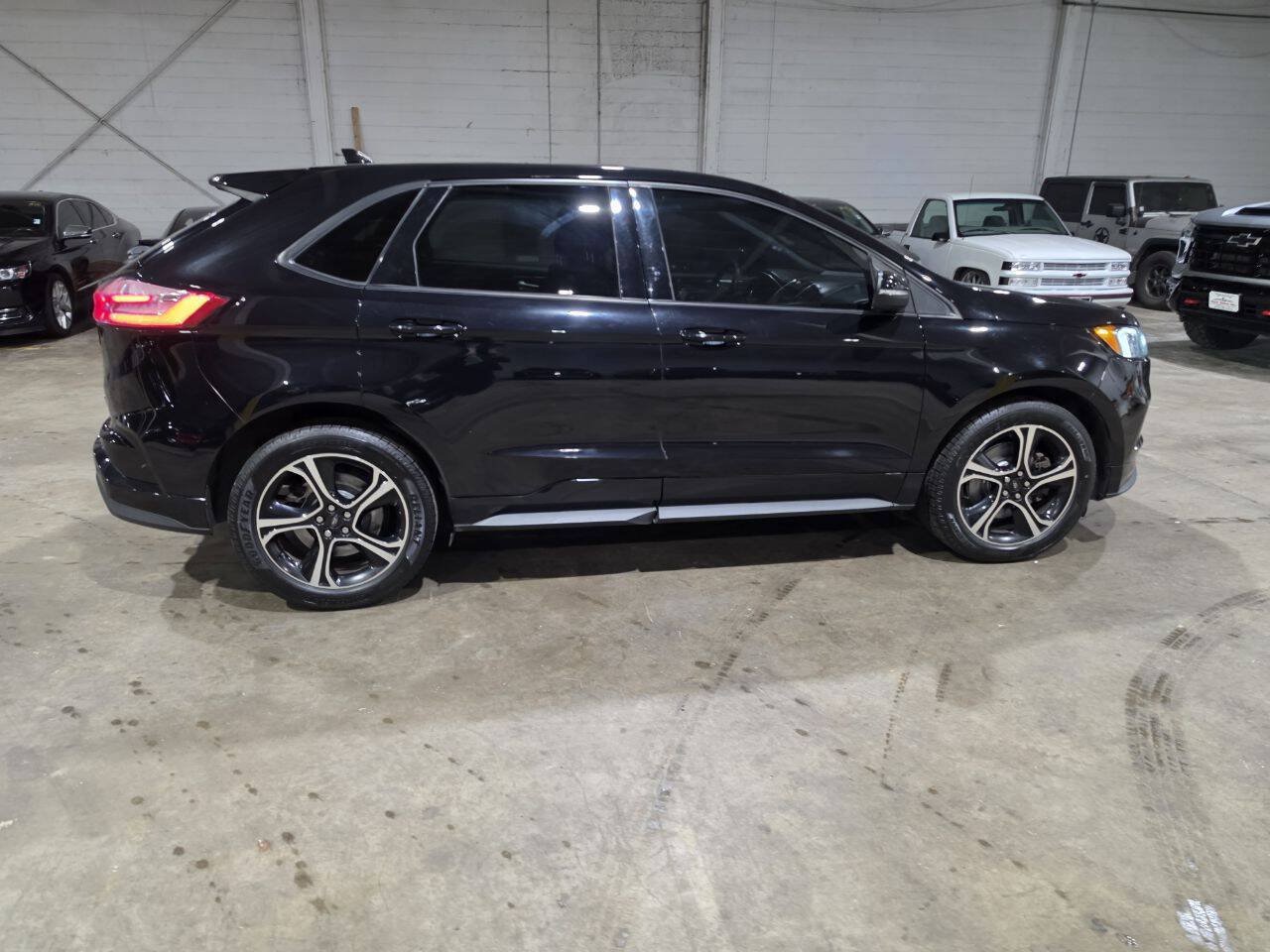Used 2019 Ford Edge ST w/ Convenience Package AWD/4WD image 13