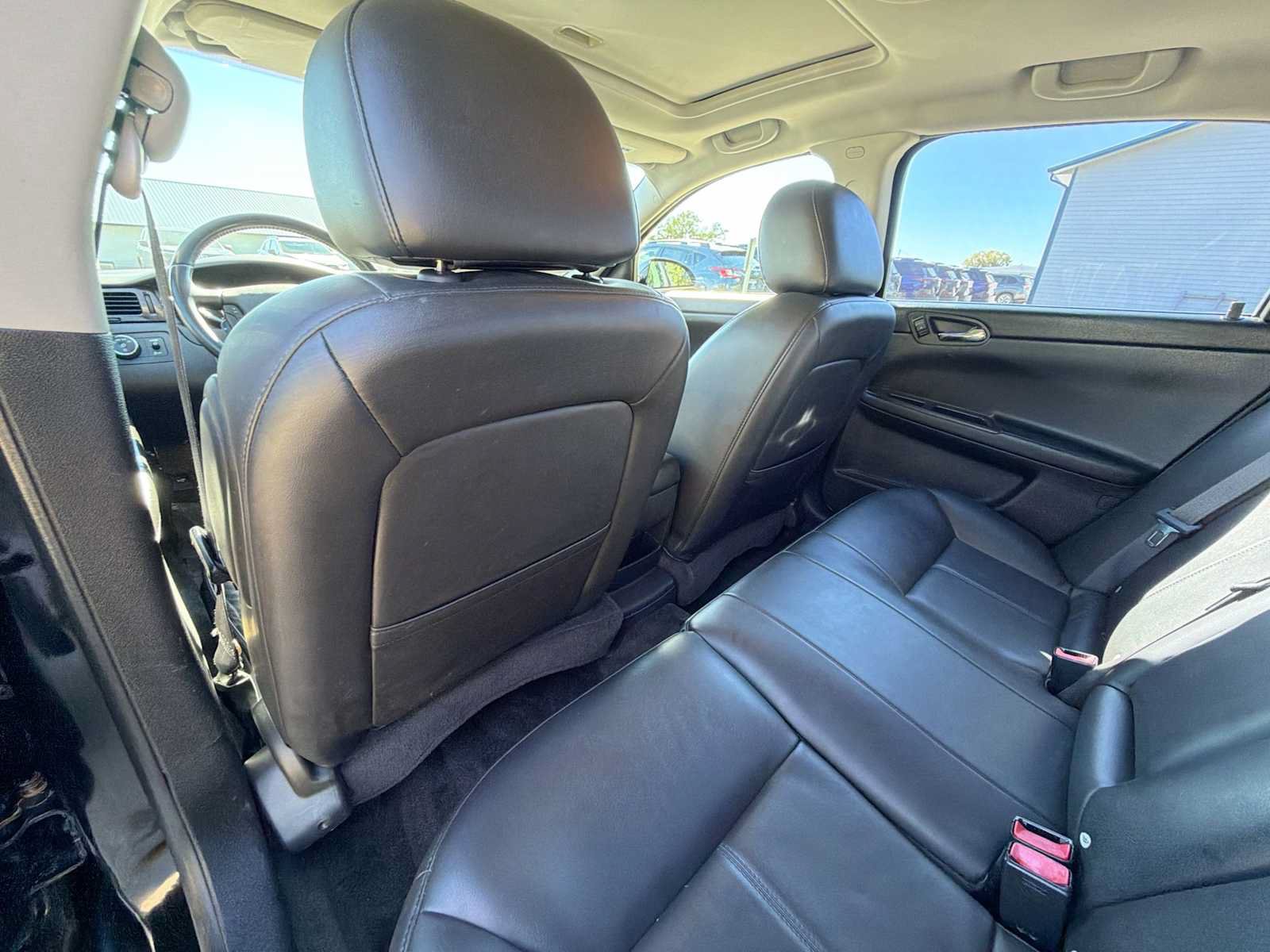 Used 2013 Chevrolet Impala LTZ FWD image 15