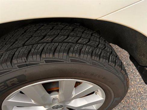 Used 2011 Nissan Murano S AWD/4WD image 25