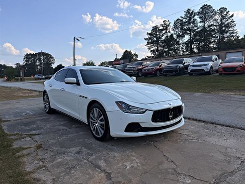 Used 2015 Maserati Ghibli RWD image 3