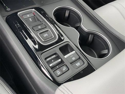 Used 2025 Honda Pilot Touring image 21