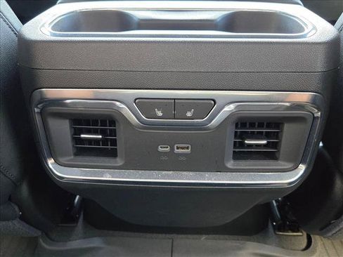 Used 2024 Chevrolet Silverado 1500 High Country w/ Midnight Edition AWD/4WD image 17