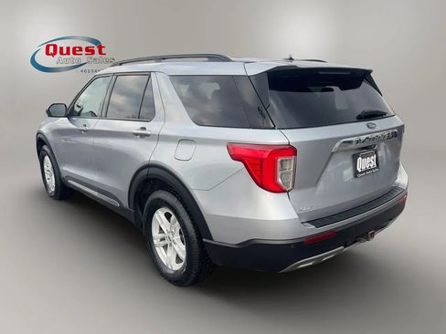 Used 2023 Ford Explorer XLT w/ Equipment Group 202A AWD/4WD image 5
