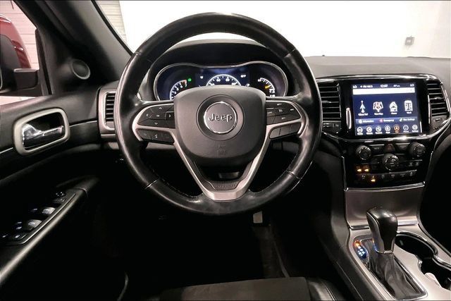 Used 2020 Jeep Grand Cherokee Altitude AWD/4WD image 6