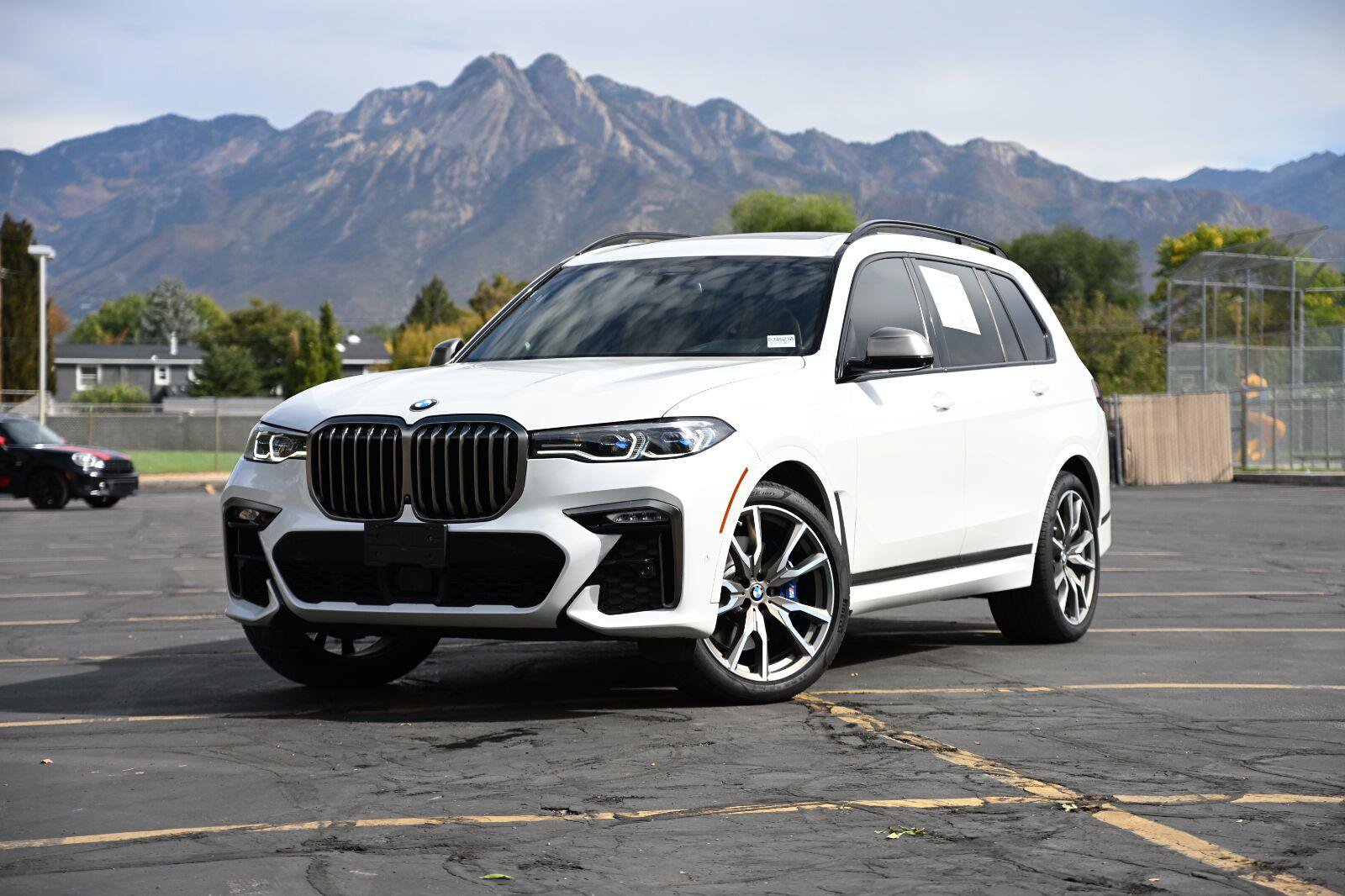 Used 2022 BMW X7 M50i AWD/4WD image 1