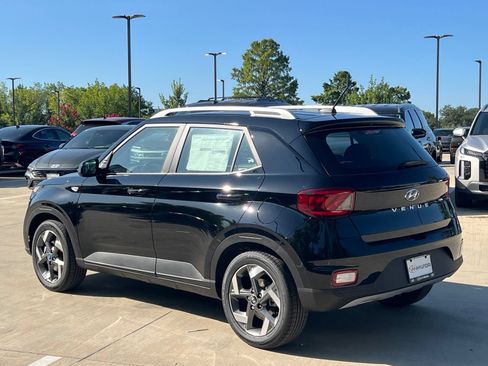 New 2026 Hyundai Venue SEL FWD image 9