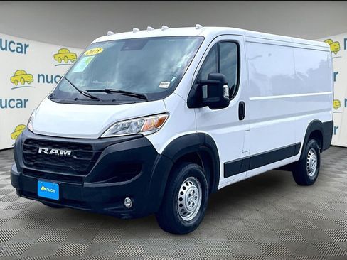 Used 2025 RAM ProMaster 2500 w/ Convenience Group FWD image 3