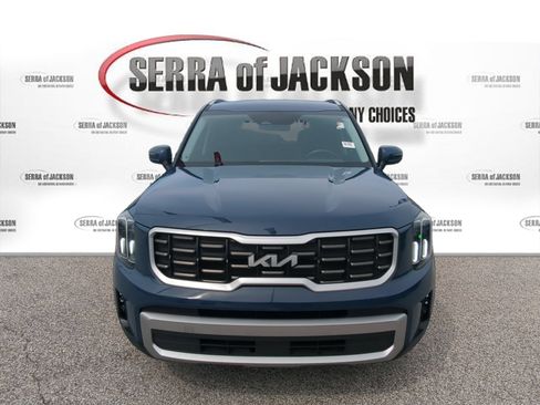Certified 2023 Kia Telluride S AWD/4WD image 3