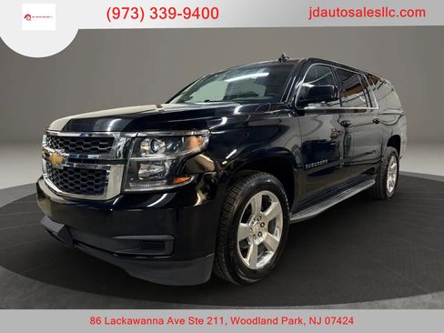 Used 2016 Chevrolet Suburban LT image 1