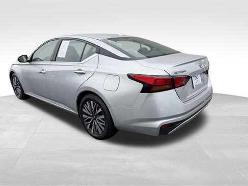 Used 2024 Nissan Altima 2.5 SV image 5