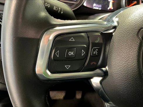 Used 2020 Jeep Wrangler Unlimited Sahara image 23