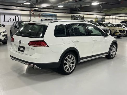 Used 2019 Volkswagen Golf Alltrack SE AWD/4WD image 2