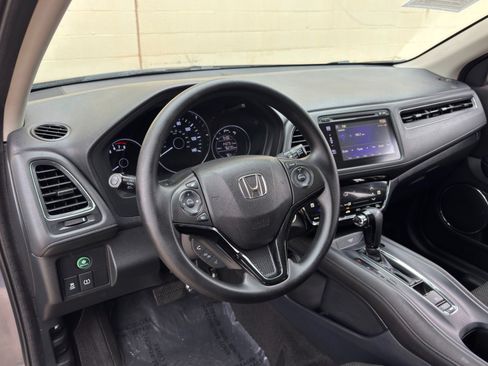 Used 2018 Honda HR-V EX image 13