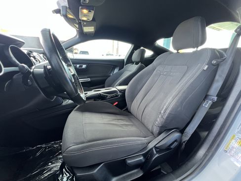 Used 2019 Ford Mustang Coupe RWD image 10