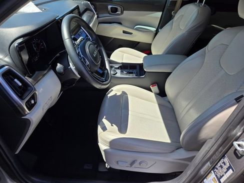 Used 2023 Kia Sorento EX AWD/4WD image 10