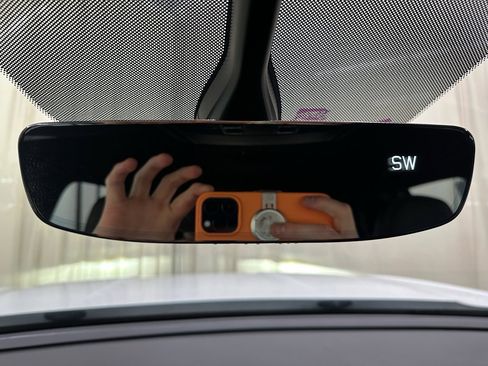 Used 2021 Volkswagen Atlas Cross Sport SE image 30