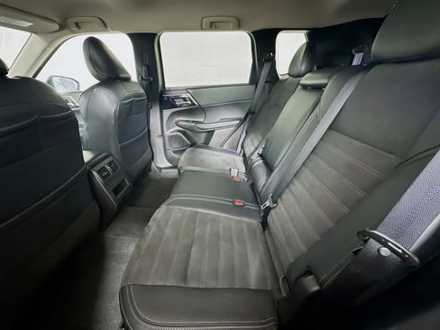 Used 2024 Mitsubishi Outlander SE AWD/4WD image 27