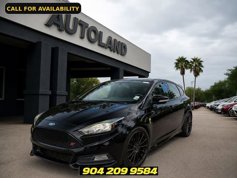 Used 2018 Ford Focus ST FWD image 1