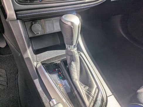 Used 2017 Toyota Corolla SE w/ SE Premium Package FWD image 11