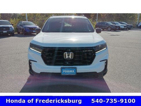 Used 2025 Honda Pilot Black Edition image 8