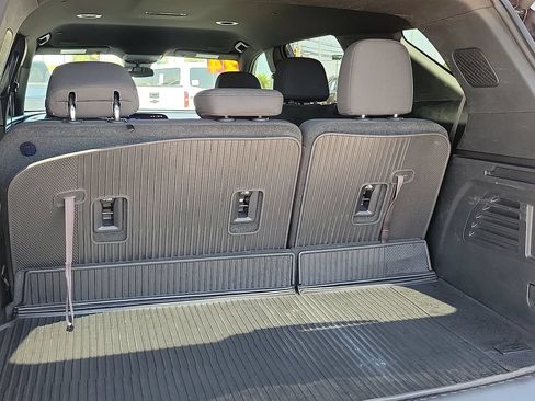 Used 2024 Chevrolet Traverse LT FWD image 18