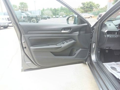 Used 2021 Nissan Altima 2.5 S FWD image 15