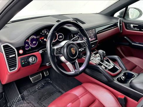 Used 2022 Porsche Cayenne S AWD/4WD image 16