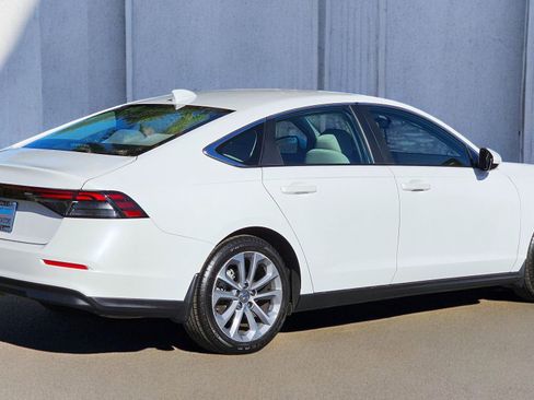 Used 2023 Honda Accord LX image 2