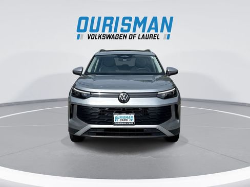 Used 2026 Volkswagen Tiguan SE AWD/4WD image 3