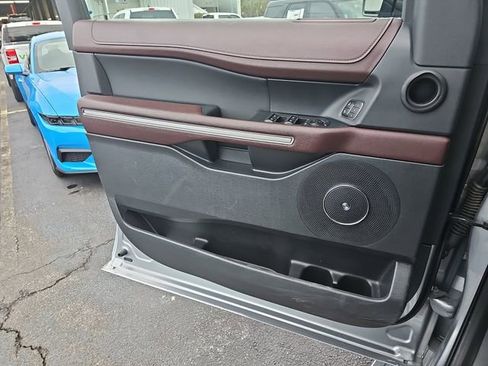 Used 2024 Ford Expedition Max Limited image 23