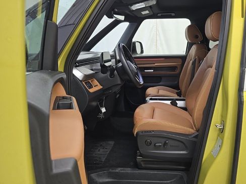Used 2025 Volkswagen ID. Buzz Pro S Plus RWD image 3