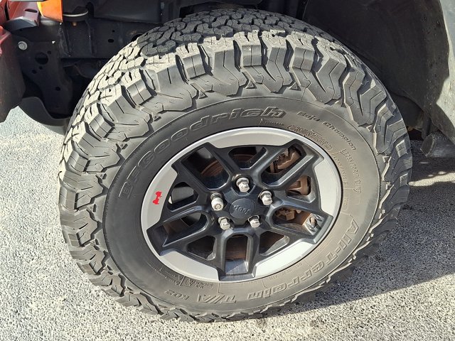Used 2018 Jeep Wrangler Unlimited Rubicon w/ Dual Top Group AWD/4WD image 4