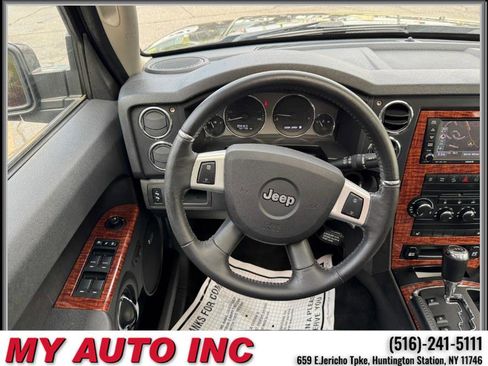 Used 2009 Jeep Commander Limited image 13
