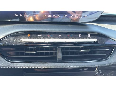 Used 2026 Buick Enclave Avenir w/ Super Cruise Package AWD/4WD image 14