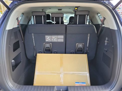 New 2026 Kia Carnival EX image 14