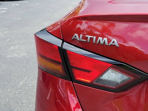 Used 2025 Nissan Altima 2.5 SV FWD image 31